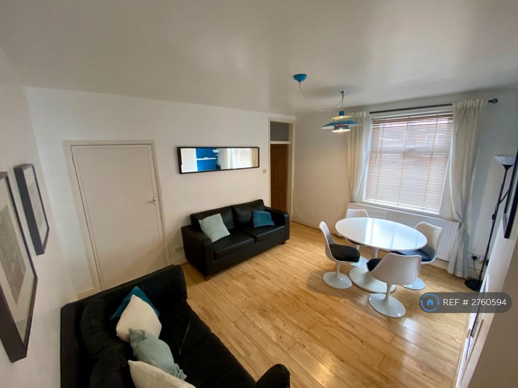 Lounge b