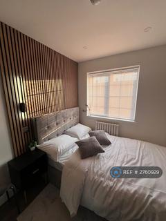1 bedroom in a house share to rent, Paddock Close, Luton, LU4