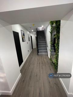 1 bedroom in a house share to rent, Paddock Close, Luton, LU4