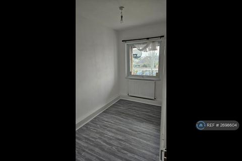 2 bedroom flat to rent, Istead Rise, Gravesend, DA13