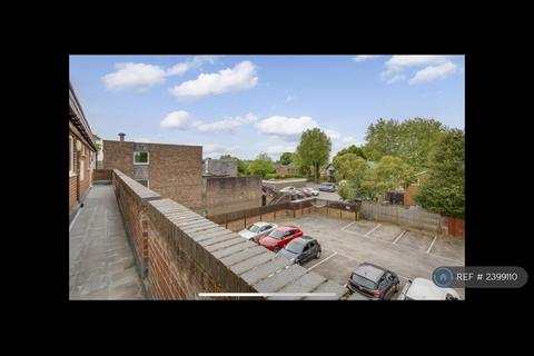 1 bedroom flat to rent, Capricorn House, Flackwell Heath, High Wycombe, HP10