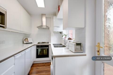 3 bedroom semi-detached house to rent, Allandale Avenue, London, N3