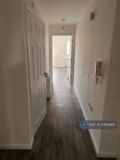 2 bedroom flat to rent, Parkhall Gardens, Wolverhampton, WV4