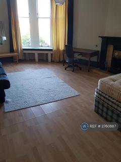 4 bedroom flat to rent, Westbank Quadrant, Glasgow, G12