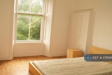 4 bedroom flat to rent, Westbank Quadrant, Glasgow, G12