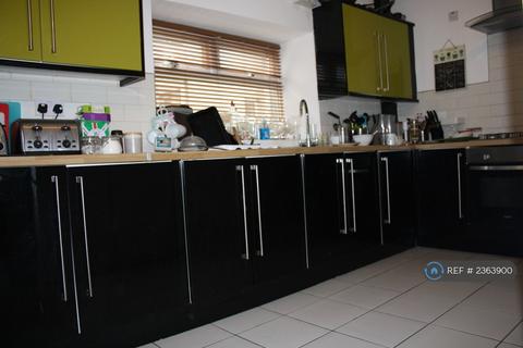 1 bedroom in a house share to rent, Richmond Road, Cardiff, CF24