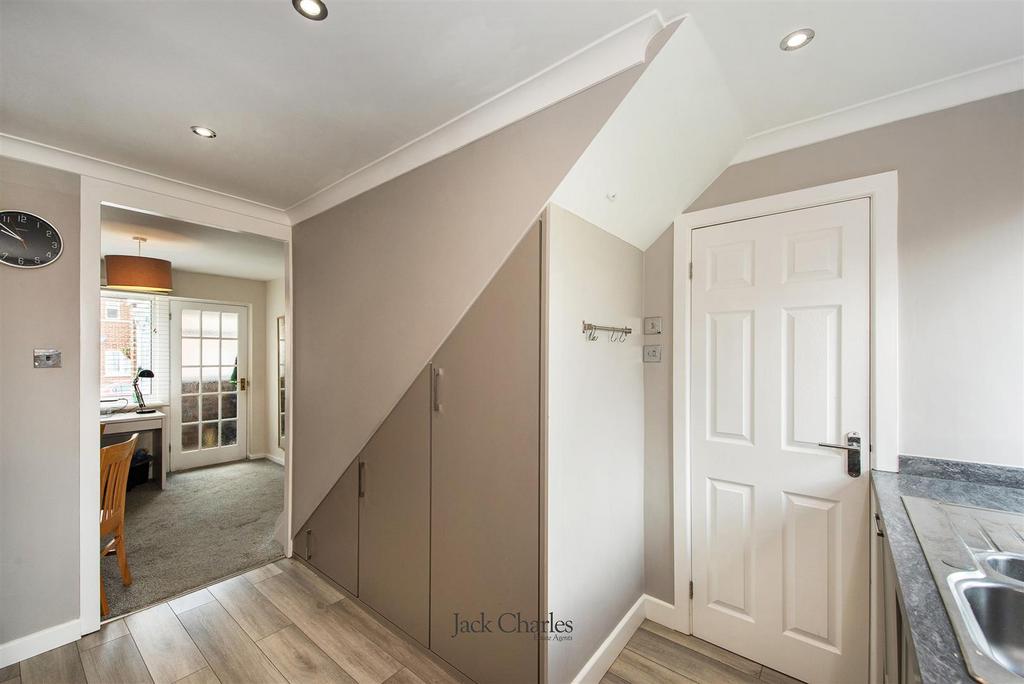 8 Twyford Rd, TN11 0 HJ 006.jpg