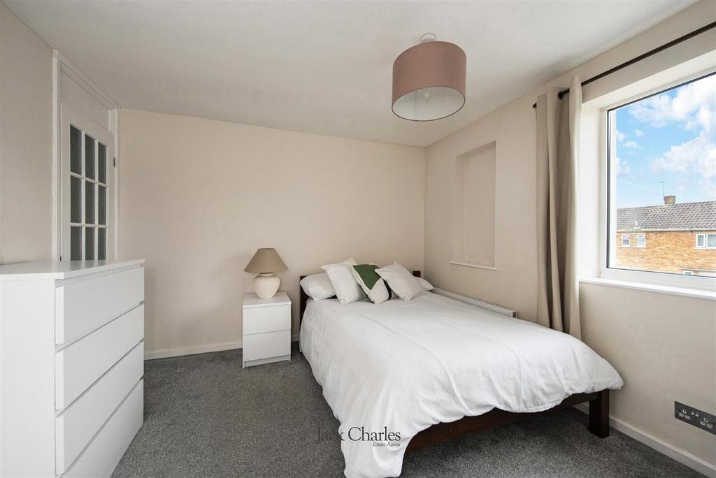 8 Twyford Rd, TN11 0 HJ 010.jpg