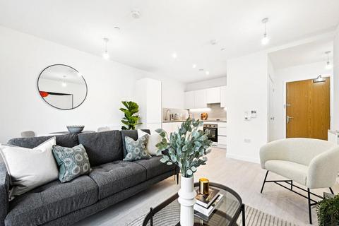 2 bedroom flat to rent, ACE WY