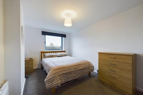 3 bedroom flat to rent, Deverell Street, London, SE1