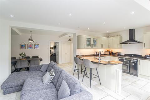 4 bedroom semi-detached house for sale, Windsor Drive, Warrington WA4