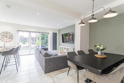 4 bedroom semi-detached house for sale, Windsor Drive, Warrington WA4