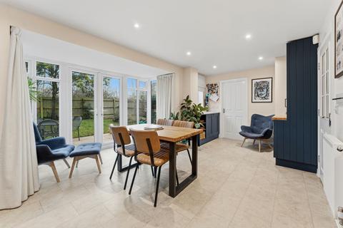 4 bedroom detached house for sale, Marmion Close- Market Harborough