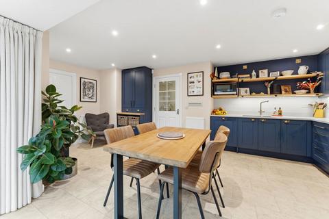 4 bedroom detached house for sale, Marmion Close- Market Harborough