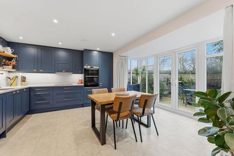 4 bedroom detached house for sale, Marmion Close- Market Harborough
