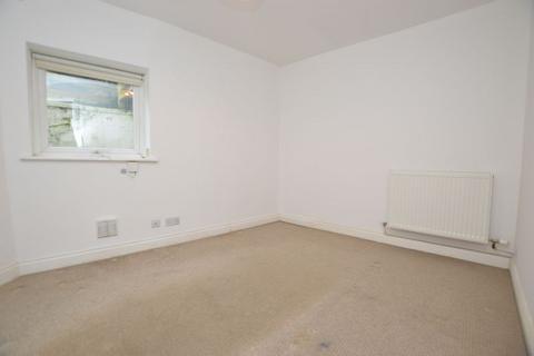 1 bedroom flat to rent, 1 Bedroom Flat with Courtyard Garden and Parking, Auckland Road, Tunbridge Wells