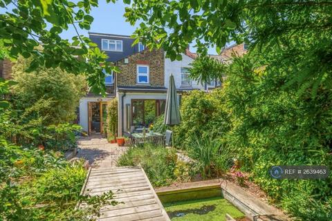 1 bedroom in a house share to rent, Villiers Road, London, NW2
