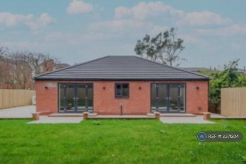 3 bedroom bungalow to rent, Alexandra Road, Southport, PR9