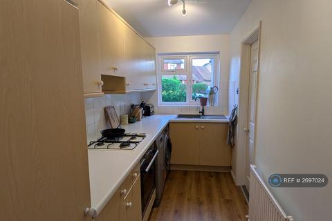 2 bedroom end of terrace house to rent, Kingfisher Walk, Ash, Aldershot, GU12