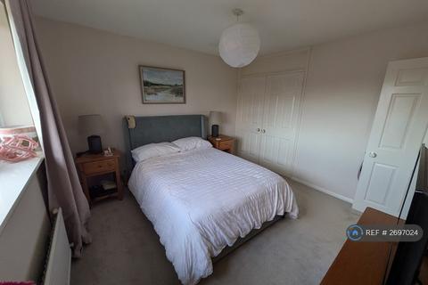 2 bedroom end of terrace house to rent, Kingfisher Walk, Ash, Aldershot, GU12