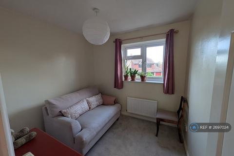 2 bedroom end of terrace house to rent, Kingfisher Walk, Ash, Aldershot, GU12