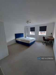 4 bedroom terraced house to rent, Whistlefish Court, Norwich, NR5