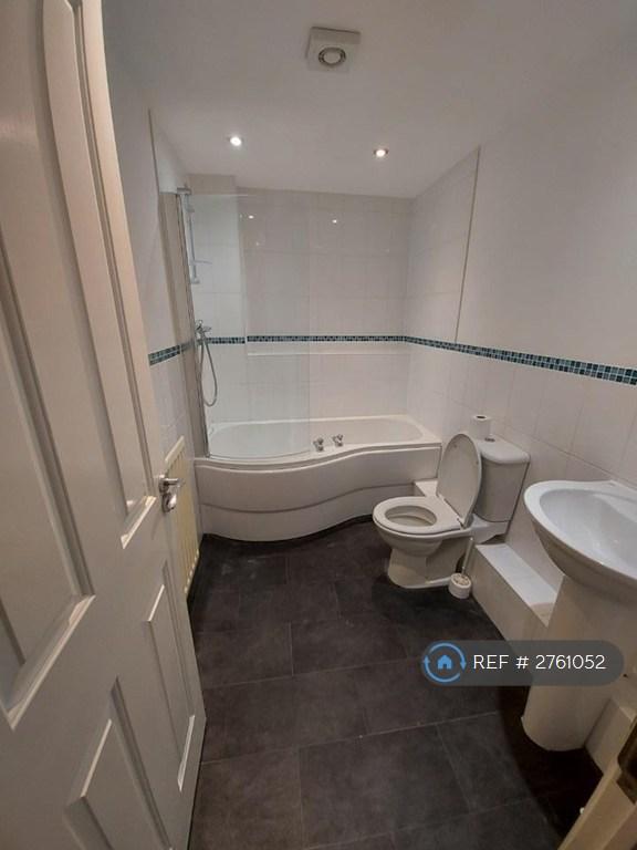 Main Bathroom