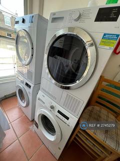 Studio to rent, Crayford Road, London, N7