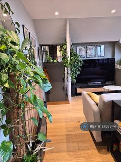 2 bedroom flat to rent, Huddlestone Road, London, NW2