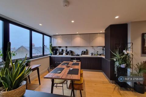 2 bedroom flat to rent, Huddlestone Road, London, NW2