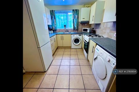 5 bedroom terraced house to rent, Tippett Close, Colchester, CO4
