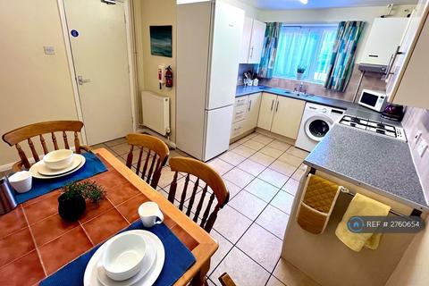 5 bedroom terraced house to rent, Tippett Close, Colchester, CO4