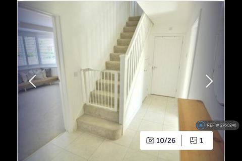 3 bedroom detached house to rent, Coronation Way, Wimborne, BH21
