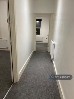 3 bedroom terraced house to rent, Thornton Road, Croydon, CR0