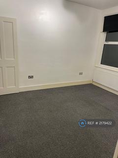 3 bedroom terraced house to rent, Thornton Road, Croydon, CR0