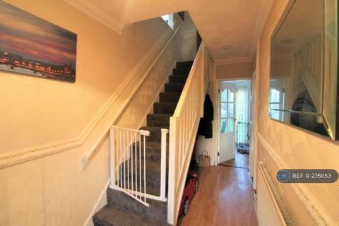 2 bedroom semi-detached house to rent, Finborough Road, Liverpool, L4
