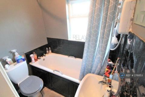 2 bedroom semi-detached house to rent, Finborough Road, Liverpool, L4