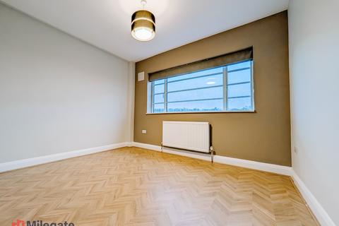2 bedroom flat to rent, Forest Hill Road, London SE22