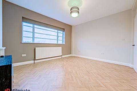 2 bedroom flat to rent, Forest Hill Road, London SE22