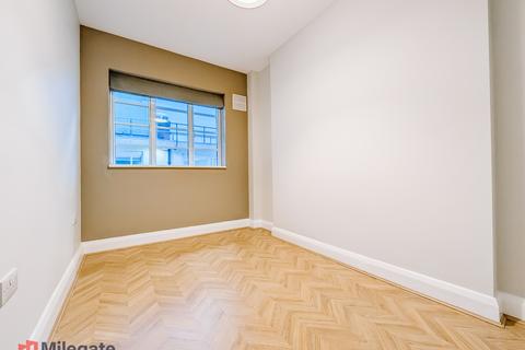 2 bedroom flat to rent, Forest Hill Road, London SE22