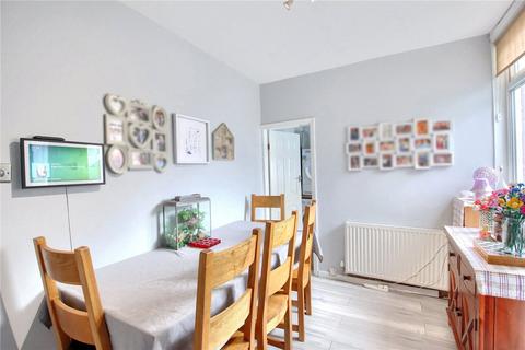 2 bedroom terraced house to rent, Newby Grove, Thornaby