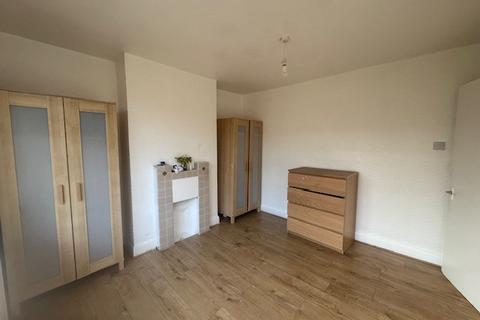 3 bedroom terraced house to rent, Winifred Road, Dagenham, Essex, RM8