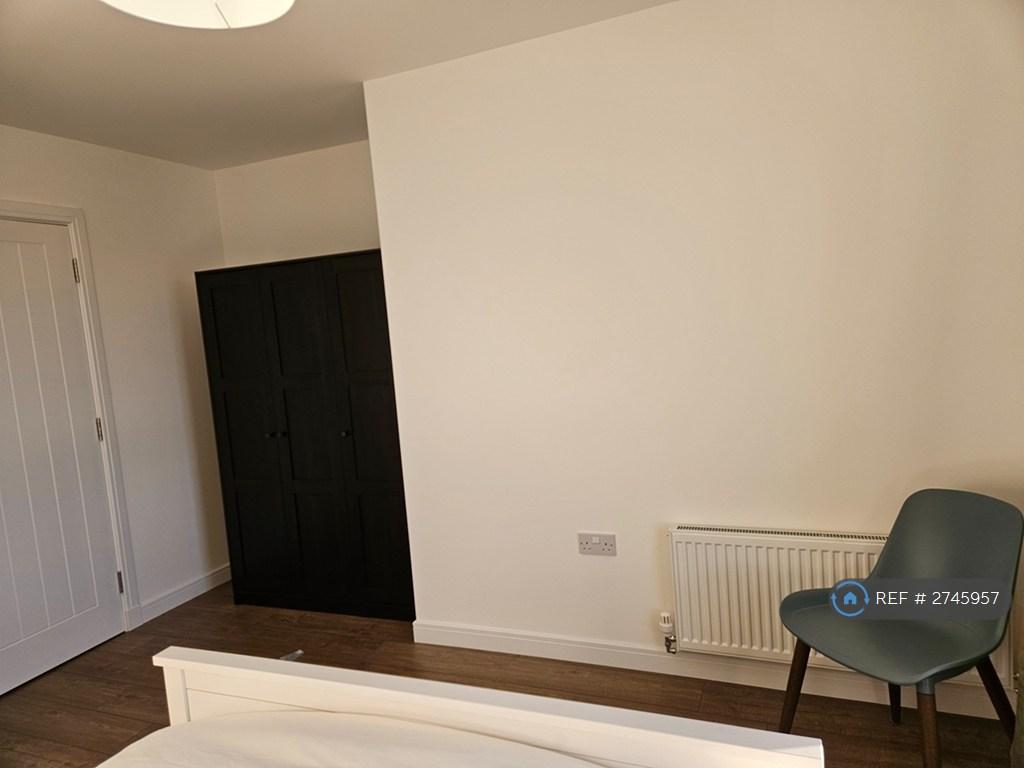 11. Main Bedroom