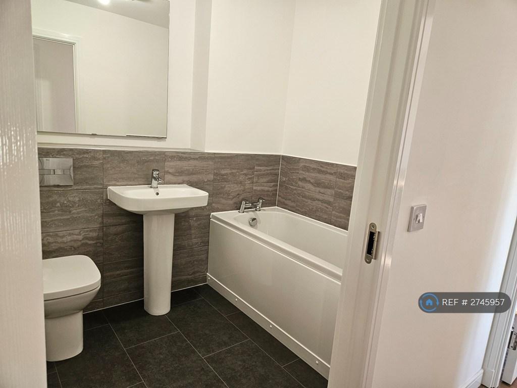 15. Main Bathroom
