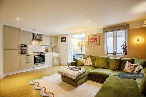 1 bedroom flat to rent, Battersea High Street, London, SW11