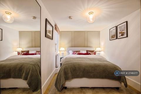 1 bedroom flat to rent, Battersea High Street, London, SW11