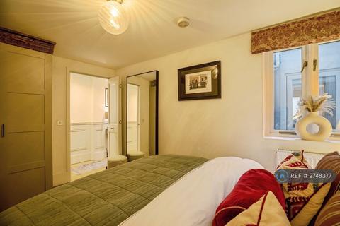 1 bedroom flat to rent, Battersea High Street, London, SW11