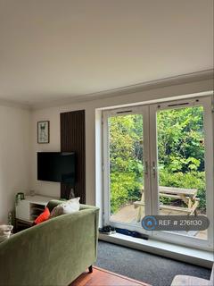 2 bedroom flat to rent, Aragon Court, Leeds, LS7
