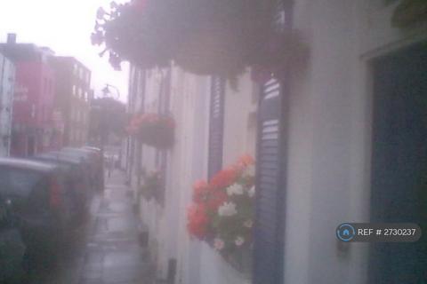 Studio to rent, Cross Street, Hove, BN3