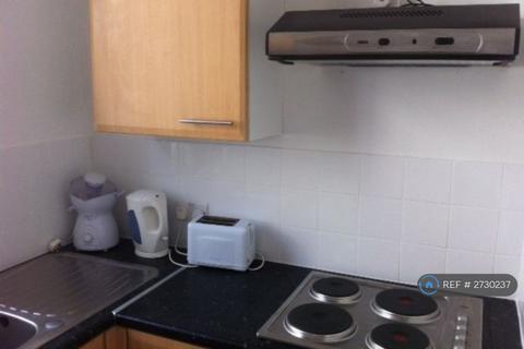 Studio to rent, Cross Street, Hove, BN3